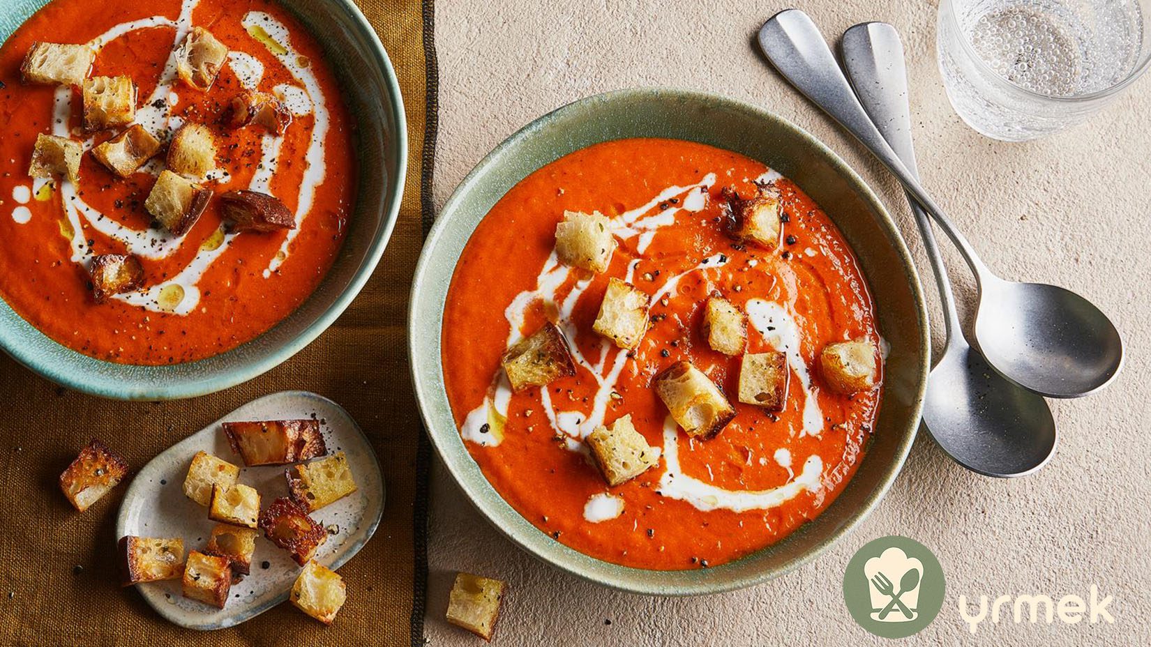 Air Fryer'de Kavrulmuş Kırmızı Biber Çorbası Tarifi