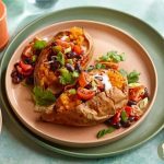 Chipotle Soslu Siyah Fasulyeli Fırınlanmış Tatlı Patates Tarifi