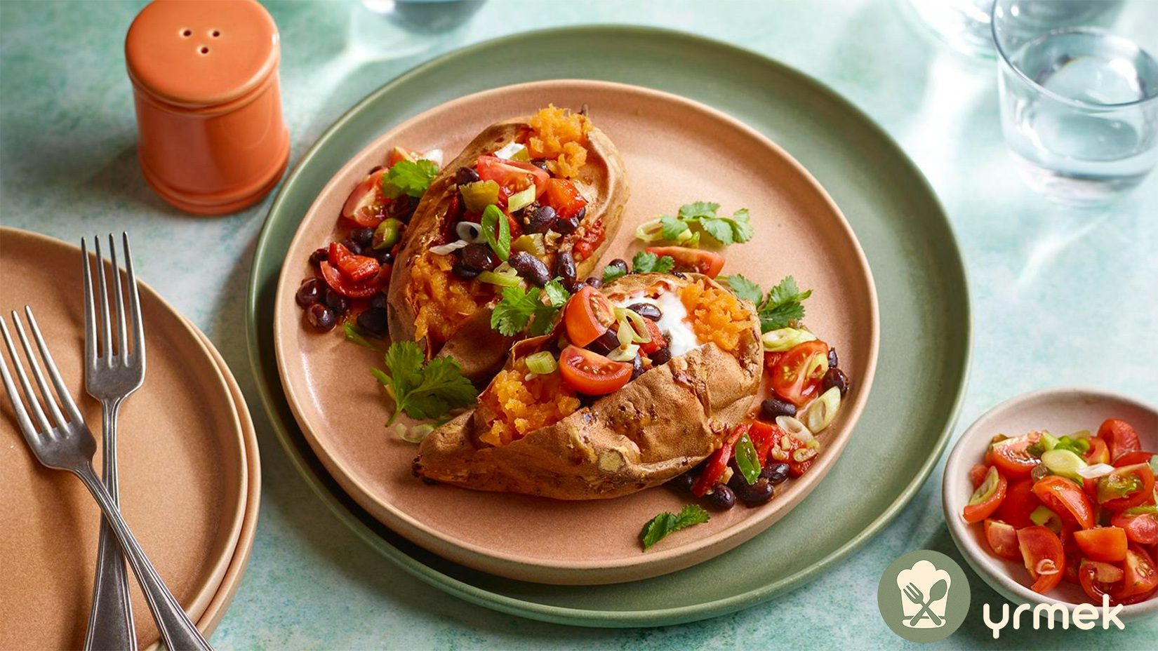 Chipotle Soslu Siyah Fasulyeli Fırınlanmış Tatlı Patates Tarifi